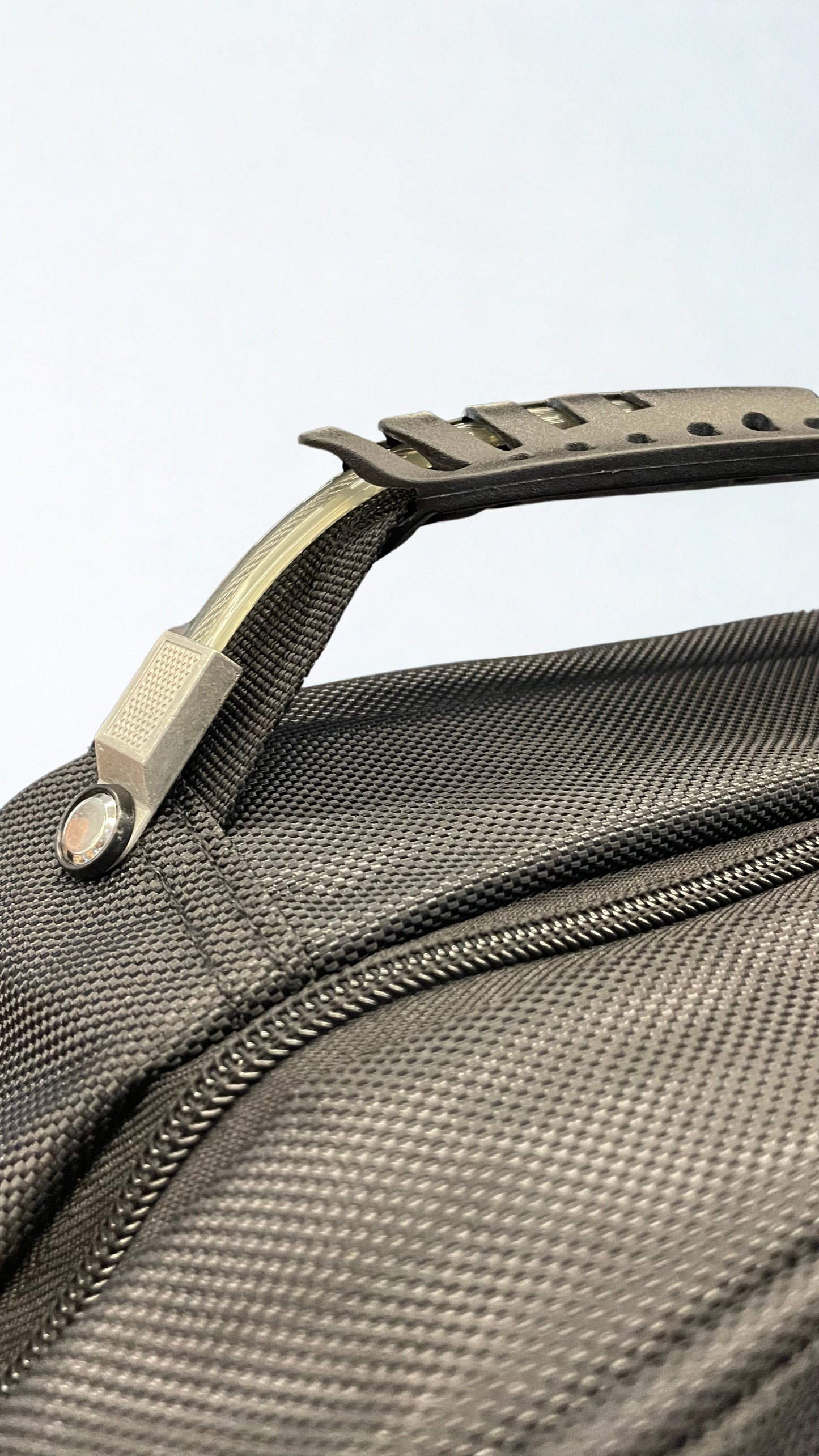 Mochila Preta Executiva Reforçada em Cabo de Aço - WorldBags