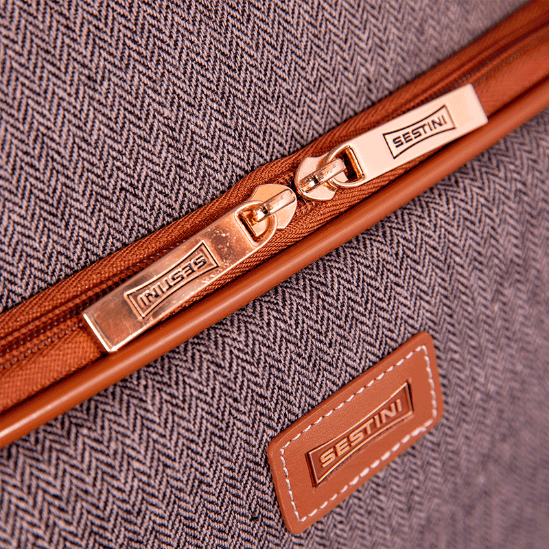 Mala de Viagem 23 kg em Tecido com Detalhes em Couro Royale