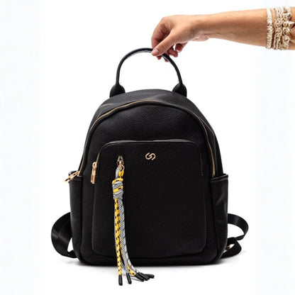 Mochila Feminina Pequena em Couro Sintético Leve Gash