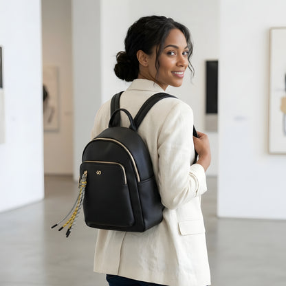 Mochila Feminina Pequena em Couro Sintético Leve Gash